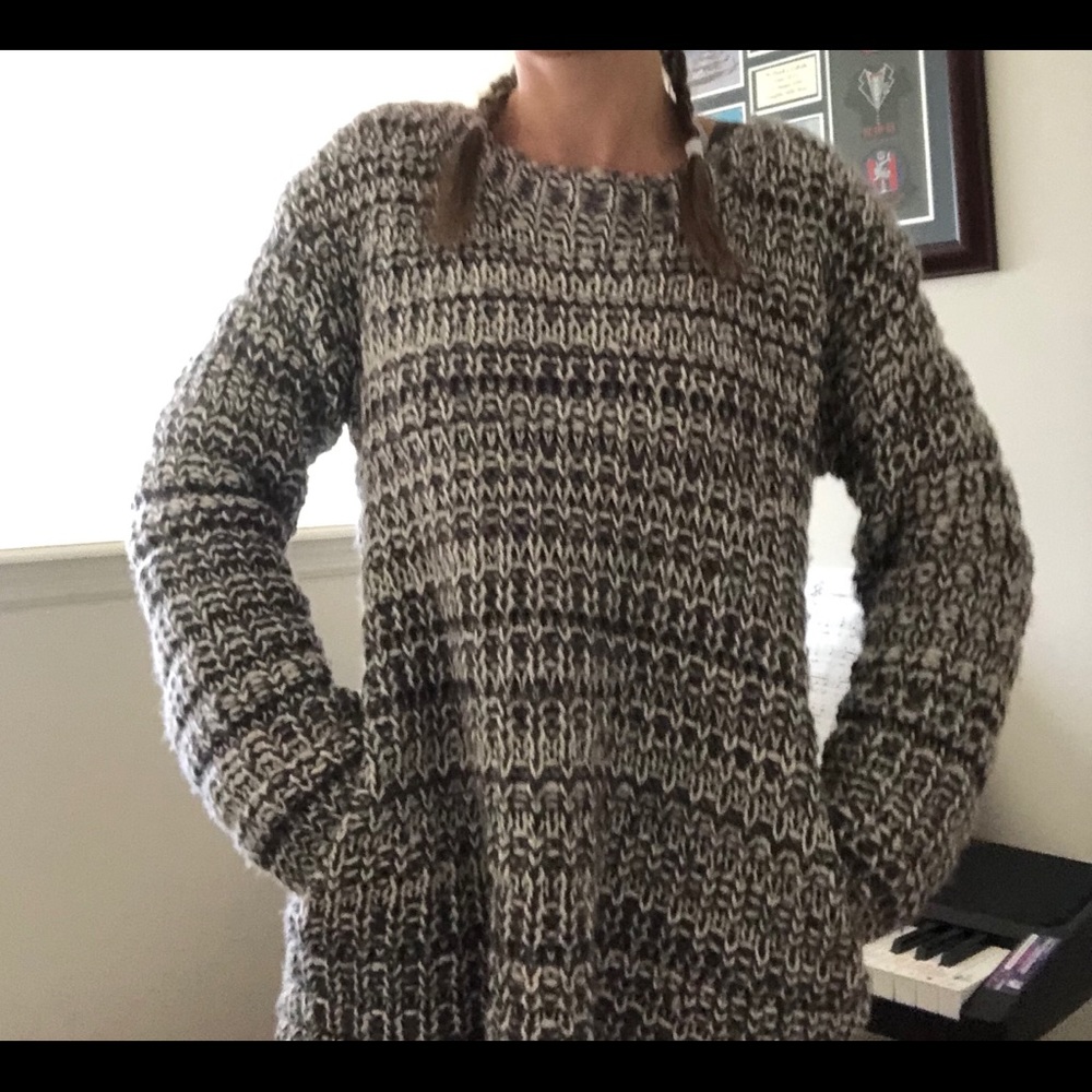 Boat neck sweater with pockets